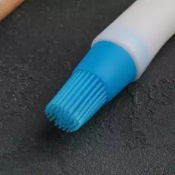 Кисть с резервуаром для масла и присоской Доляна «Фобос», силикон, 17 см, цвет МИКС