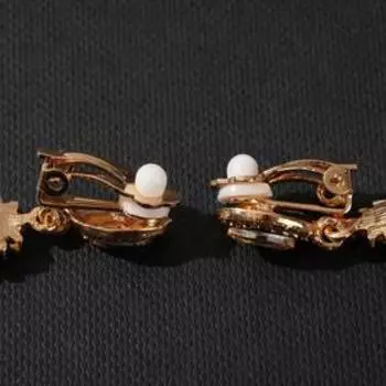 Клипсы "Ажур в стразах" элипс, цвет золото