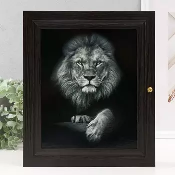 Ключница "Лев" 26х30,5 см венге