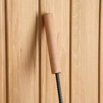 Кочерга металлическая с деревянной ручкой, длина 90 см