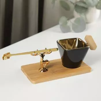 Кофейная пара «Золотой олень», чашка 90 мл, деревянная подставка 16×16×1,5 см, цвет чёрный