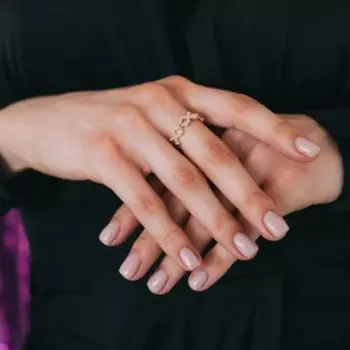 Кольцо "Икс", цвет белый в золоте, безразмерное