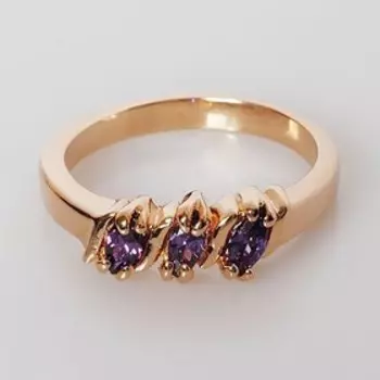 Кольцо с аметистом "3 камня", позолота с родированием, размер 15
