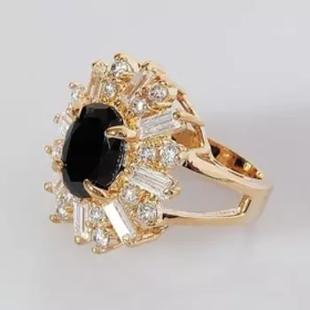 Кольцо с чёрный фианитом "Двойные цирконы", позолота с родированием, размер 19