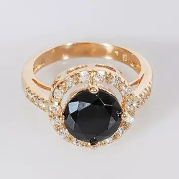 Кольцо с чёрным фианитом "Круг в цирконах", позолота с родированием, размер 18