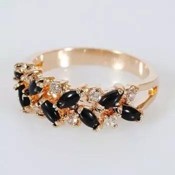 Кольцо с чёрным ониксом "Косичка", позолота с родированием, размер 17