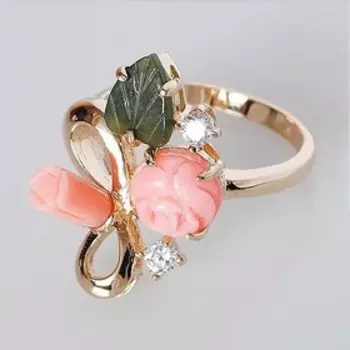 Кольцо с кораллом и нефритом "Летние розы", позолота с родированием, размер 16