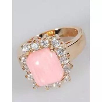 Кольцо с кораллом "Квадрат в цирконах", позолота с родированием, размер 19