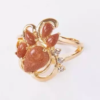 Кольцо с красным авантюрином "Азалия", позолота с родированием, размер 18