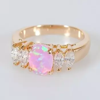 Кольцо с розовым опалом "Кабошон в цирконах", позолота с родированием, размер 17