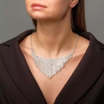 Колье «Искры» цельные, белое в серебре, 30 см
