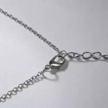 Колье "Мармеладные мишки" на тонкой цепочке, цвет ярко-красный в серебре, 35см