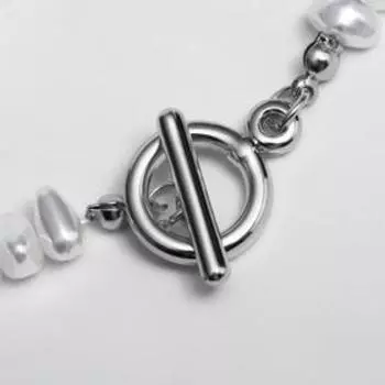 Колье с жемчугом "Тогл" асимметричные бусины, цвет белый в серебре, 38см