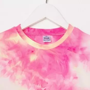 Комплект для девочки (футболка, шорты), цвет малиновый, рост 104 см