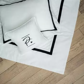 Комплект: покрывало с наволочками «Инициалы», размер 240х240 см, 40x40 см - 2 шт, 50x70 см - 2 шт