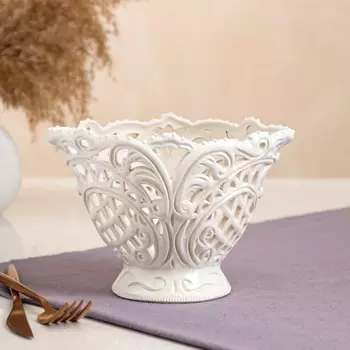 Конфетница "Камелия", белая, сквозная резка, 13 см