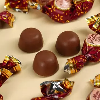 Конфеты шоколадные «Любимой бабушке» в коробке с бантом, 200 г.