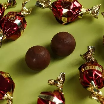 Конфеты шоколадные «Самому лучшему мужчине» в коробке с ручкой, 150 г.