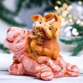 Копилка "Зайцы на тигре" рыжие, 12х10х13см