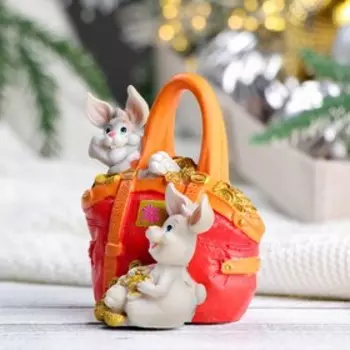 Копилка "Зайцы с сумкой денег" серые, 11,5см