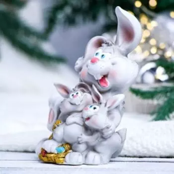 Копилка "Заяц с зайчатами" серый, 13,5см