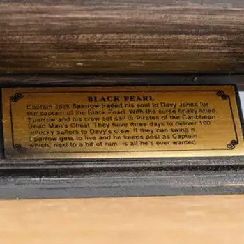 Корабль сувенирный большой "Чёрная жемчужина", борта тёмные