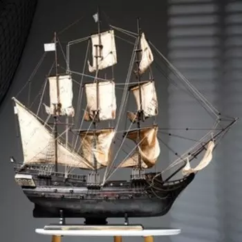 Корабль сувенирный "Первооткрыватель" 79*32*38см