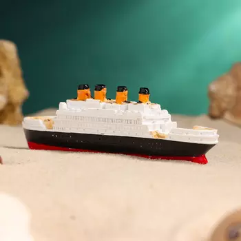 Сувенирная модель корабля «Теплоход», фигурка полистоун, 13 см