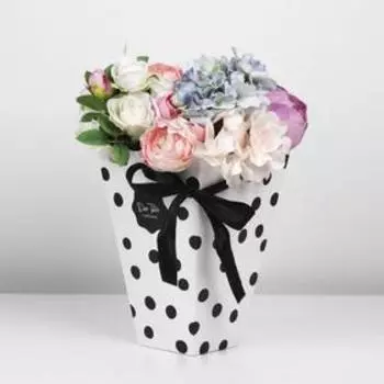 Коробка для цветов на лентах «Стильный горошек», 17 х 25 х 9 см