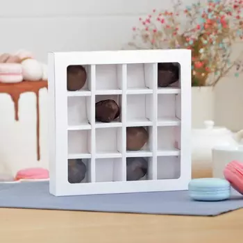 Коробка для конфет, белая, 17.517.54 см