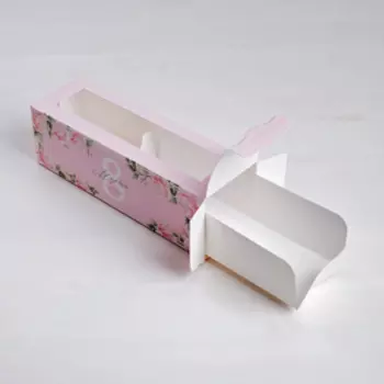 Коробка складная «Поздравляю с 8 марта» 18 х 5,5 х 5,5 см.