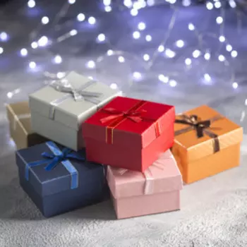 Коробочка подарочная под браслет/часы "Бантик" стёганый принт, 9*9, цвет МИКС