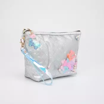 Косметичка на молнии, с ручкой, цвет серебристый