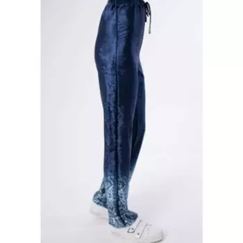 Костюм женский, размер 42, цвет синий