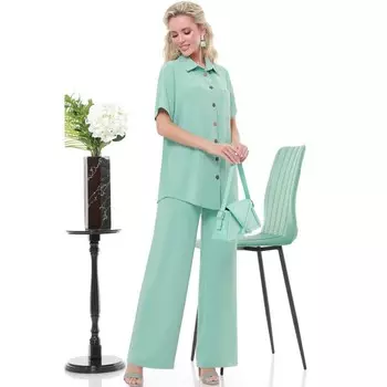 Костюм женский, размер 50