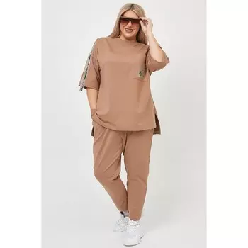 Костюм женский, размер 60, цвет бежевый