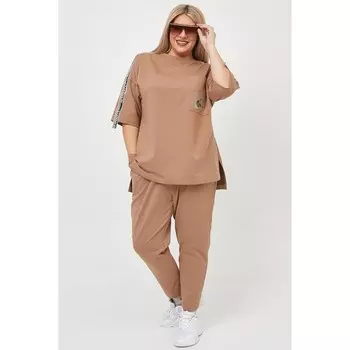 Костюм женский, размер 64, цвет бежевый