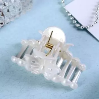 Краб для волос «Белый туман», бабочка в бусинах, 7 см, белый