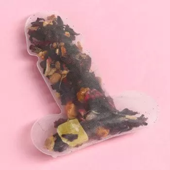 Чай фруктовый «Чуть больше» в открытке, 2,5 г. (18+)