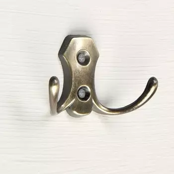 Крючок мебельный ТУНДРА TKd=007, двухрожковый, бронза