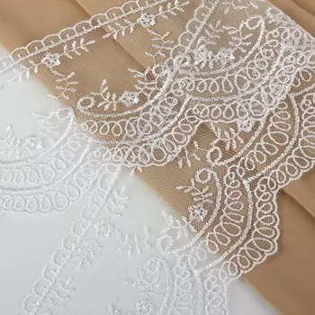 Кружево на сетке, 95 мм, 11±1 м, белое