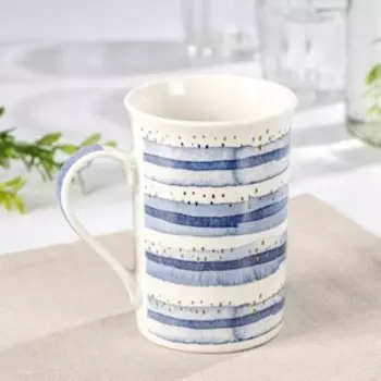 Кружка фарфоровая Доляна «Ледник», 300 мл, цвет белый и синий