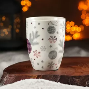 Кружка фарфоровая Доляна «Новогодний шар», 350 мл, цвет белый