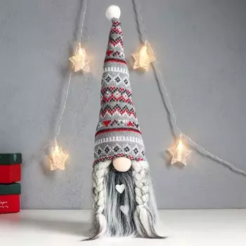 Кукла интерьерная "Бабусечка в сером вязанном колпаке с узорами" 41х20х12 см