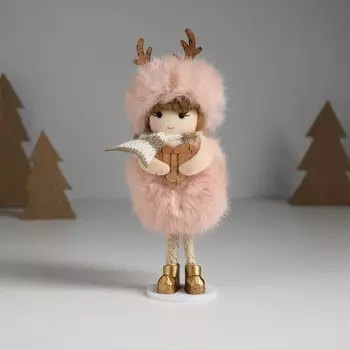 Интерьерная кукла текстильная «Девочка в розовой шубке и шапке, с сердечком», 6615 см