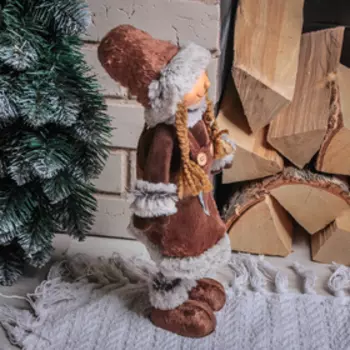 Кукла интерьерная "Малышка в коричневой шубке с сердечком" 47 см