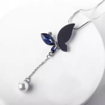 Кулон "Свидание" бабочка, цвет бело-синий в серебре, L=70