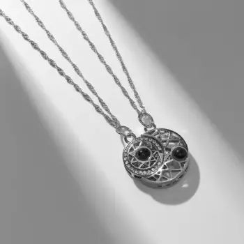 Кулоны парные на магните «Полумесяц», 45 см, цвет чёрный в серебре