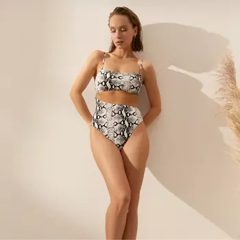 Купальник женский слитный с вырезом на животе MINAKU, размер 46, со змеиным принтом