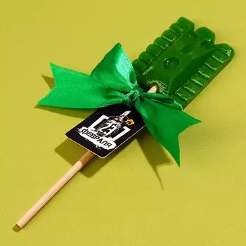 Леденец на палочке «23 февраля», танк, вкус: фейхоа, 27 г.